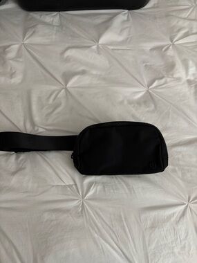 lululemon athletica Compact Belt Bag